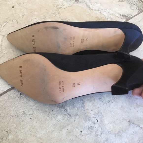 Anne Klein II Satin Heels - Made in Italy MUST BE PURCHASED IN AT LEAST $10 BUND - Picture 5 of 5